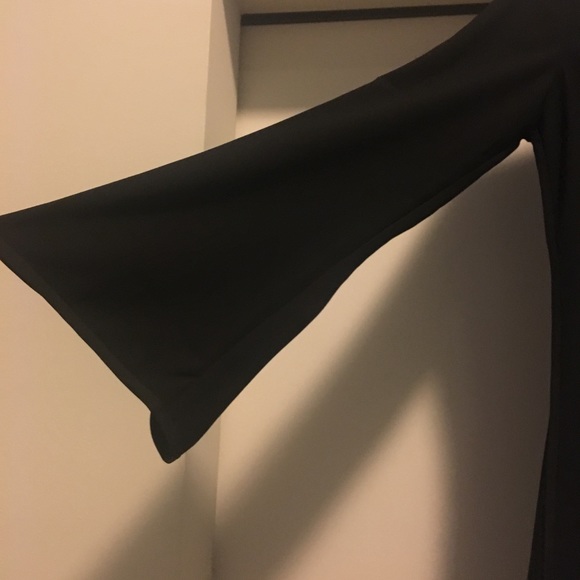 Trumpet sleeve mini dress - Picture 2 of 3